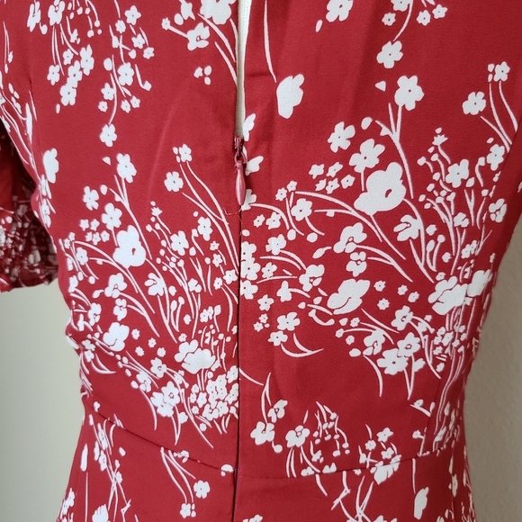 Red Floral Smocked Puff Sleeve Midi Dress - Picture 7 of 15